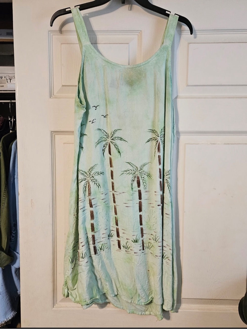 Light Green flowy Palm Print Summer Dress Size Medium Casual, Everyday, Beach